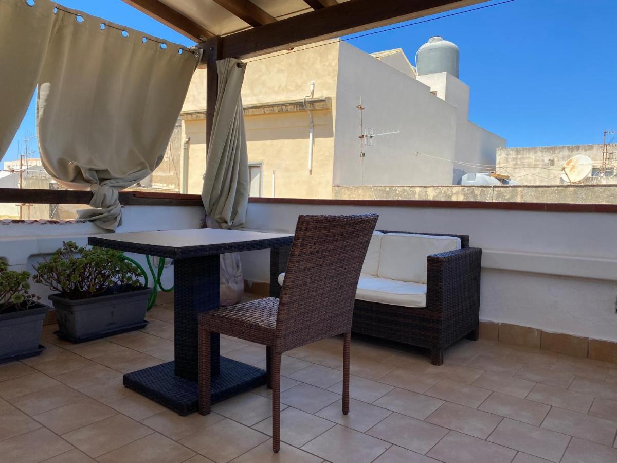 Mansarda Con Terrazzo Apartman Trapani Kültér fotó
