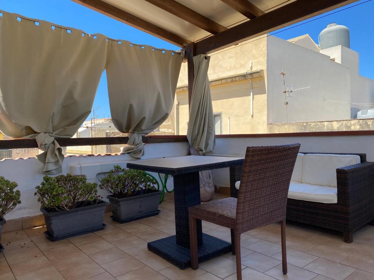 Mansarda Con Terrazzo Apartman Trapani Kültér fotó